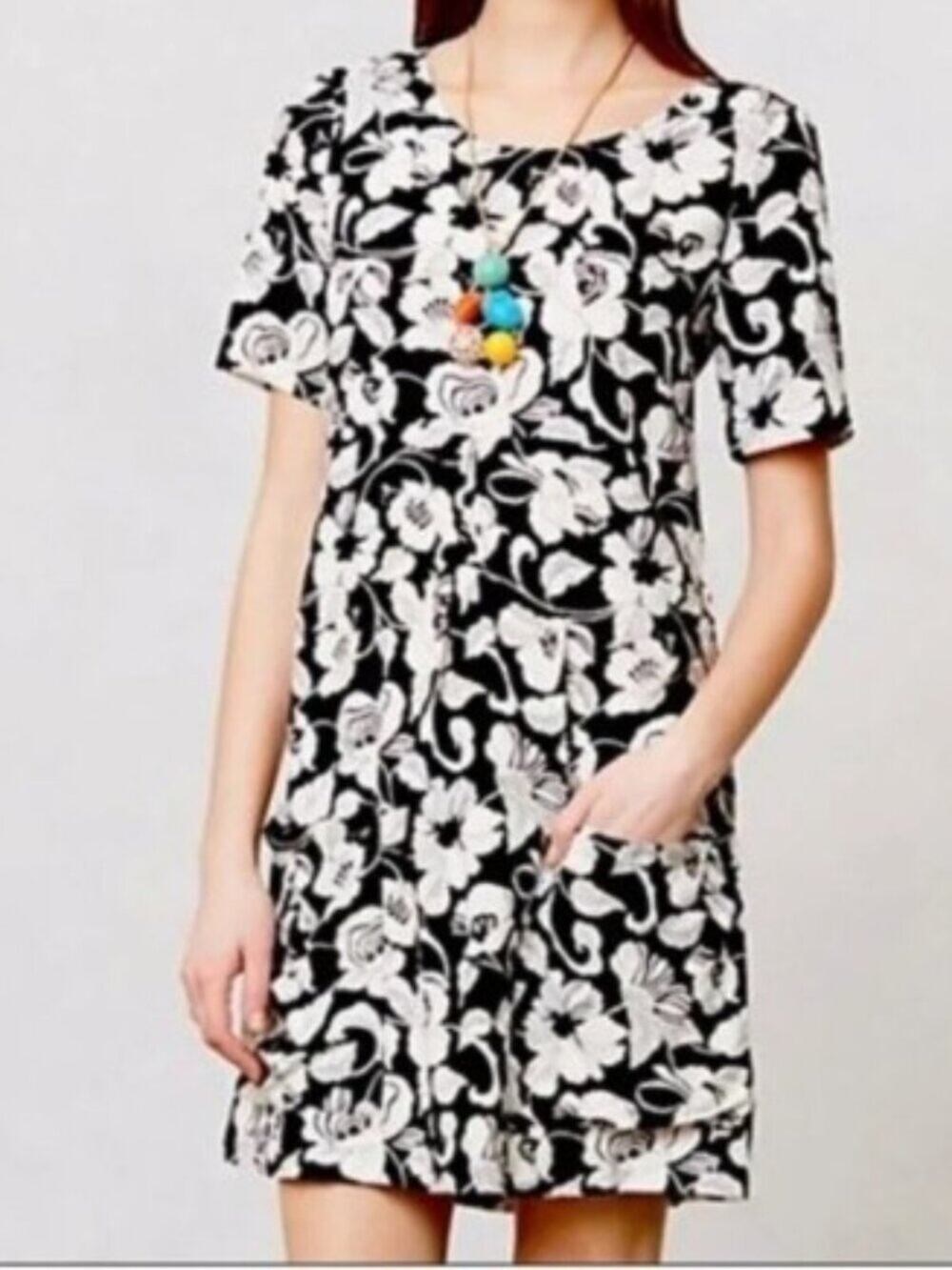 Maeve Anthropology Brand Women's size 4 Black & White Zola Tunic Floral Dress
